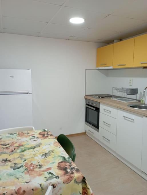 Gradina Apartment Montana Eksteriør billede